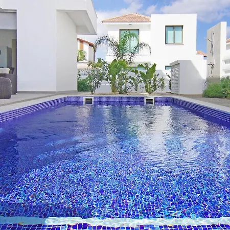 Villa Atlevh35 *